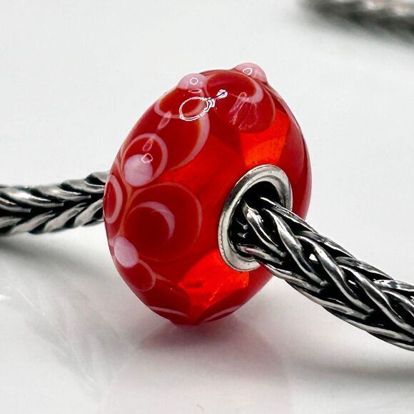TROLLBEADS Red & White Flower Unique LAA 925S NEW! Textured - Picture 2 of 8